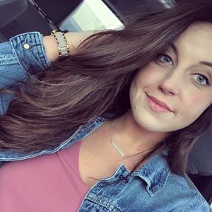 Meet your Posher, Ally